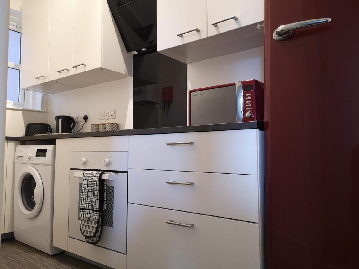 2 Bedroom Apartment At Kent Escapes Short Lets & Serviced Accommodation Kent, Bouverie Escape Folkestone With Wifi エクステリア 写真