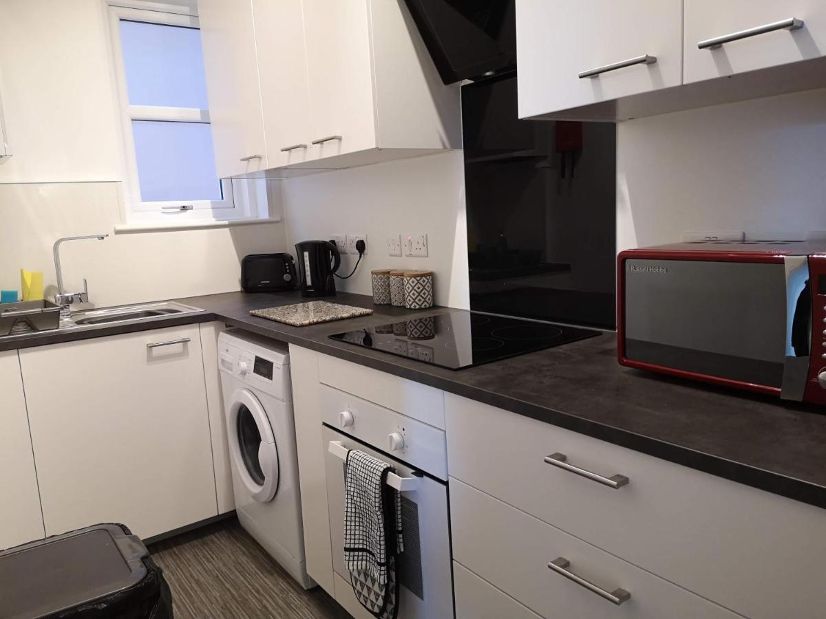 2 Bedroom Apartment At Kent Escapes Short Lets & Serviced Accommodation Kent, Bouverie Escape Folkestone With Wifi エクステリア 写真
