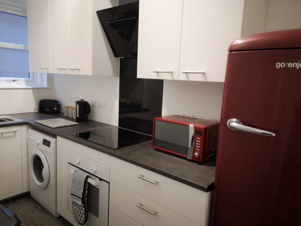 2 Bedroom Apartment At Kent Escapes Short Lets & Serviced Accommodation Kent, Bouverie Escape Folkestone With Wifi エクステリア 写真