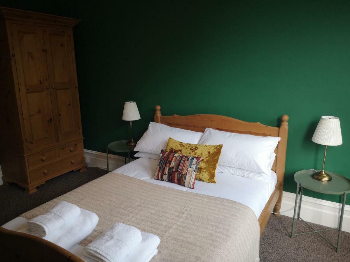 2 Bedroom Apartment At Kent Escapes Short Lets & Serviced Accommodation Kent, Bouverie Escape Folkestone With Wifi エクステリア 写真